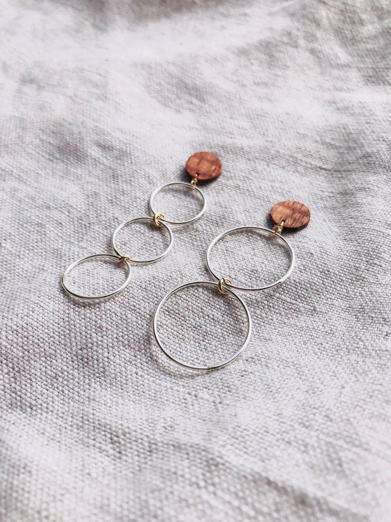 5 O's Earrings