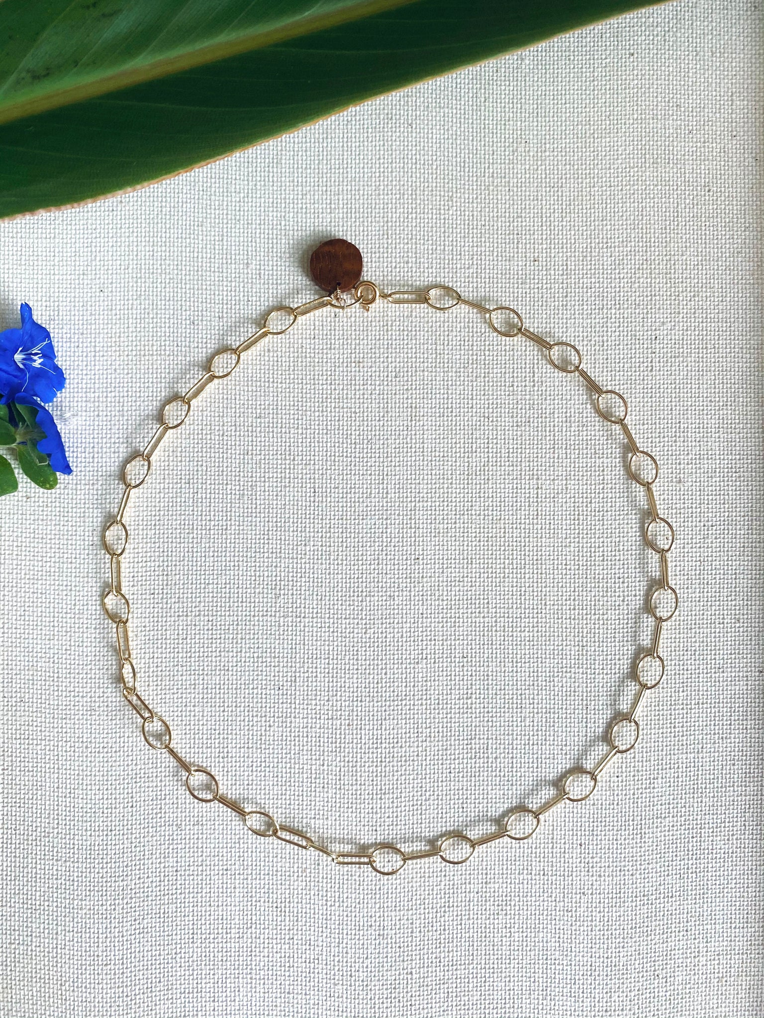 Oval mid Choker