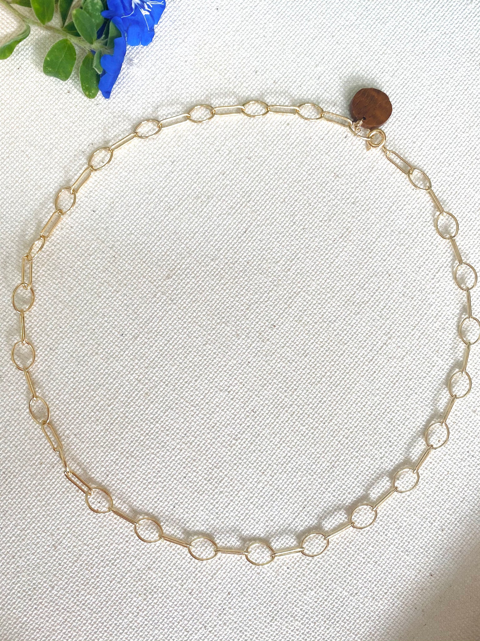 Oval mid Choker
