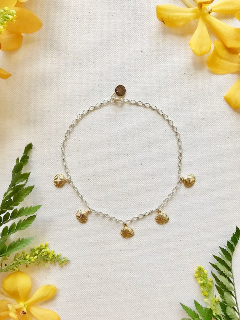 Dangling shells Choker