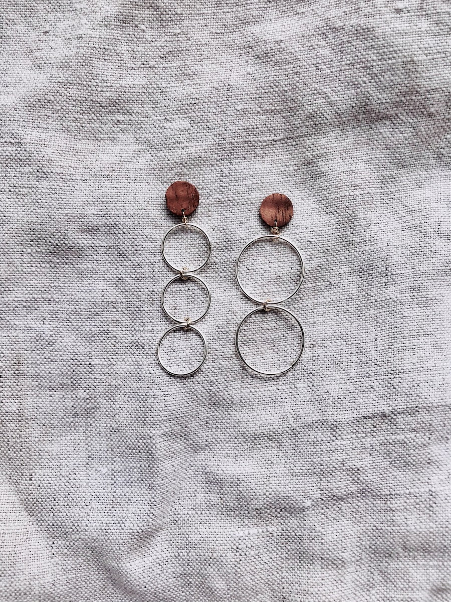 5 O's Earrings