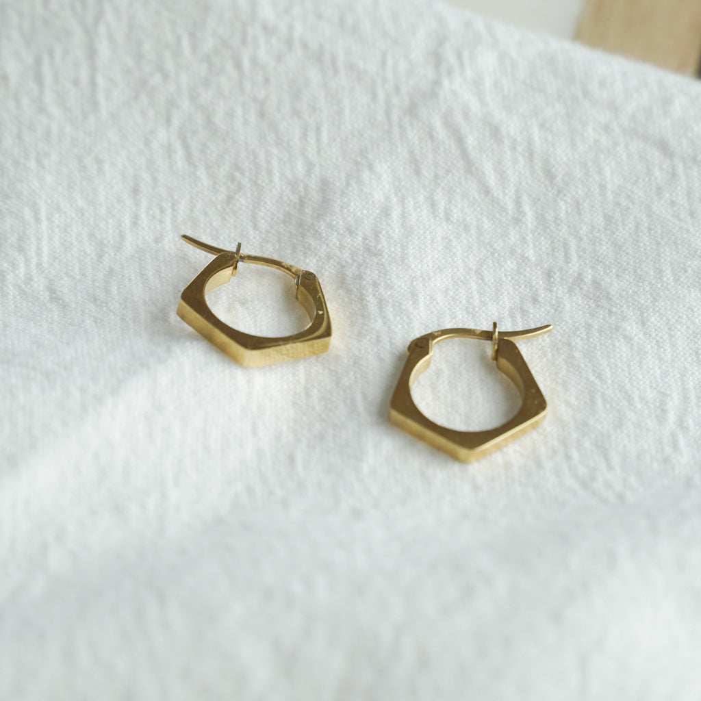 Tiny Hexa Earring