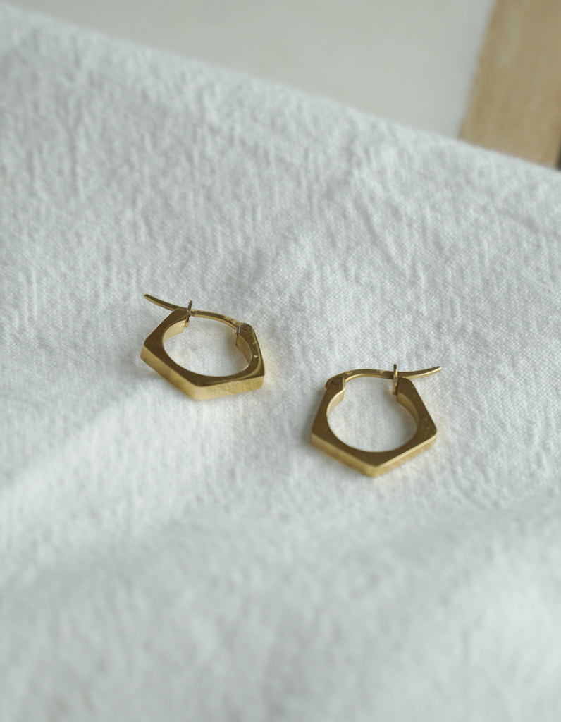 Tiny Hexa Earring